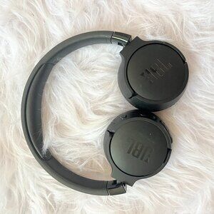 JBL headphones 660 NC